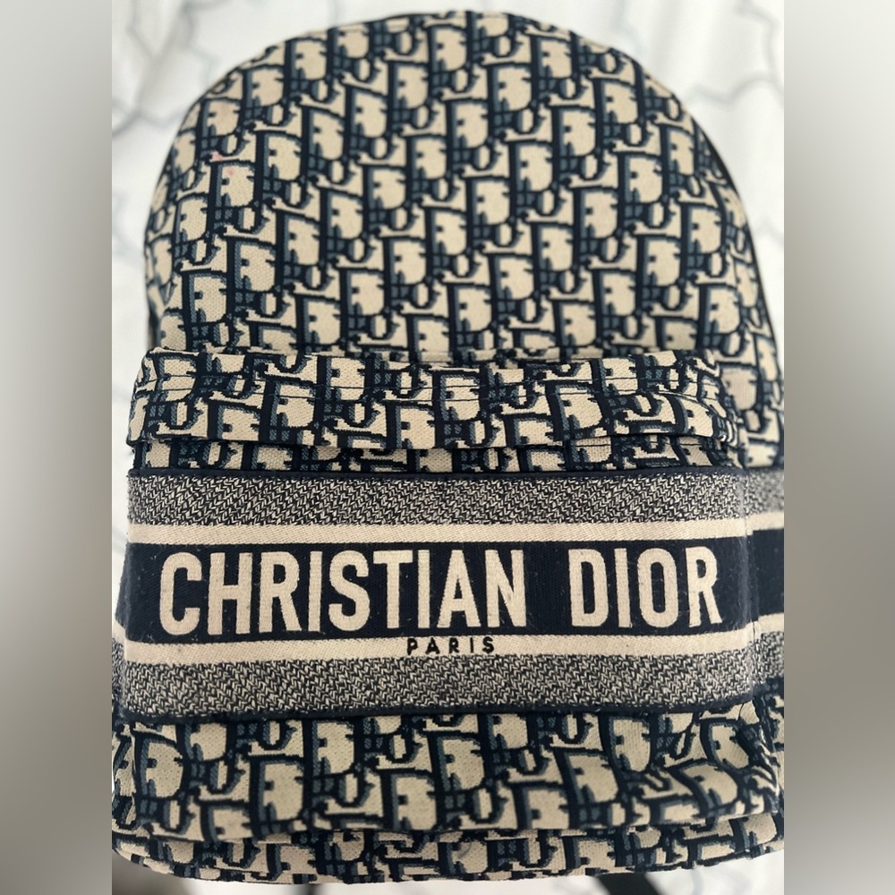 Christian Dior backpack used, missing zip pull